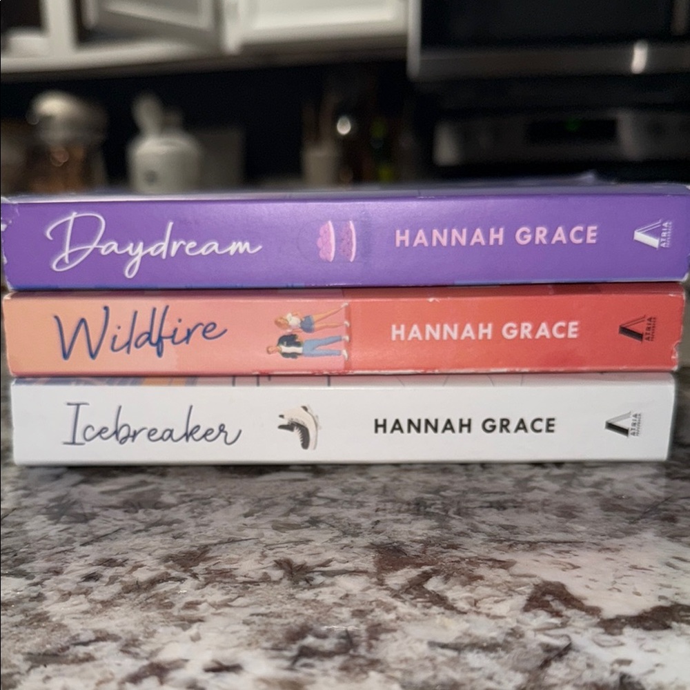 Hannah Grace Book Set - Daydream, Wildfire, Icebreaker